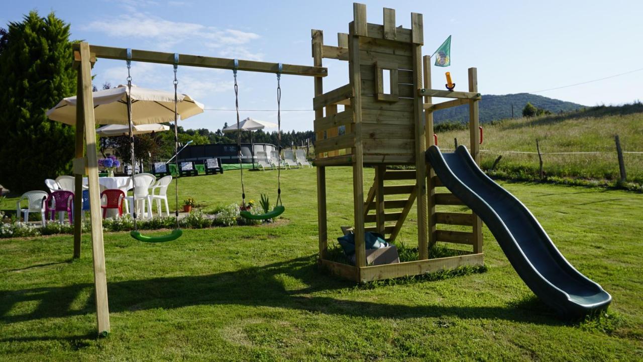 Casa Madrazo Con Piscina Y Parrillas Praves Zewnętrze zdjęcie